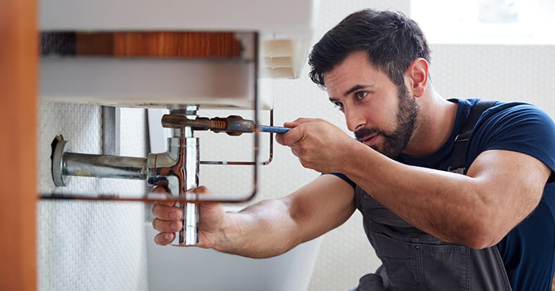 Plumber Tightening Bolt