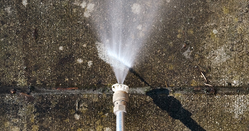High pressure water jet on concrete